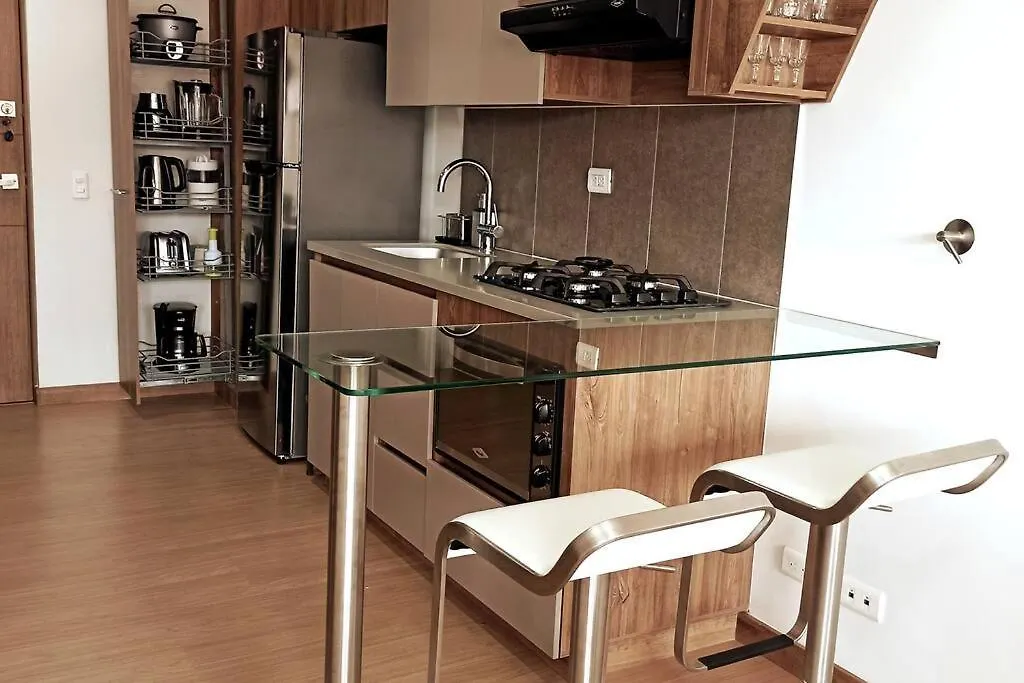 Tres33 #707 7Th Heaven-Views, King Bed, Wifi, Desk Apartment Medellin