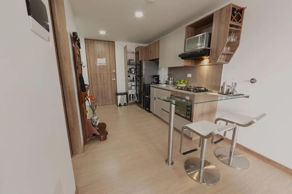 Tres33 #707 7Th Heaven-Views, King Bed, Wifi, Desk Apartment Medellin