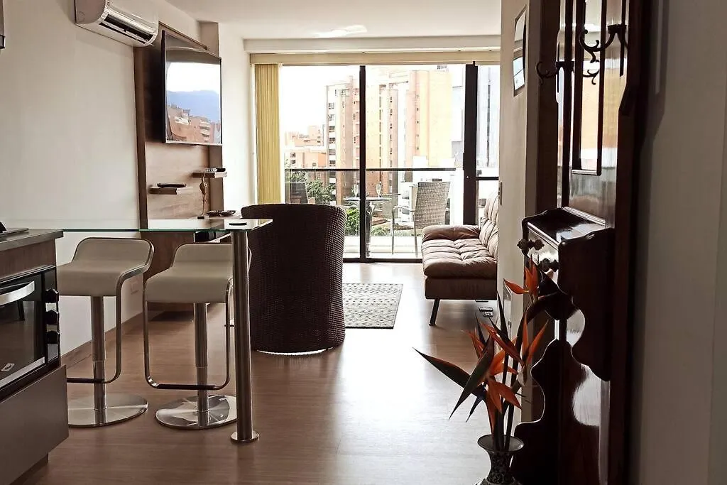 Tres33 #707 7Th Heaven-Views, King Bed, Wifi, Desk Apartment Medellin
