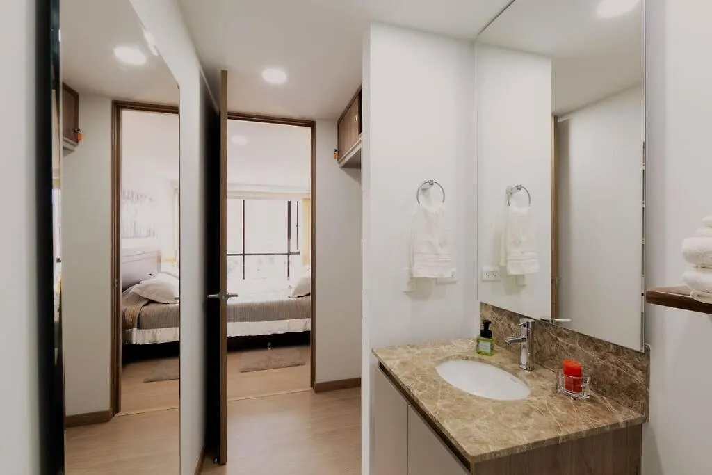 Tres33 #707 7Th Heaven-Views, King Bed, Wifi, Desk Apartment Medellin 0*,