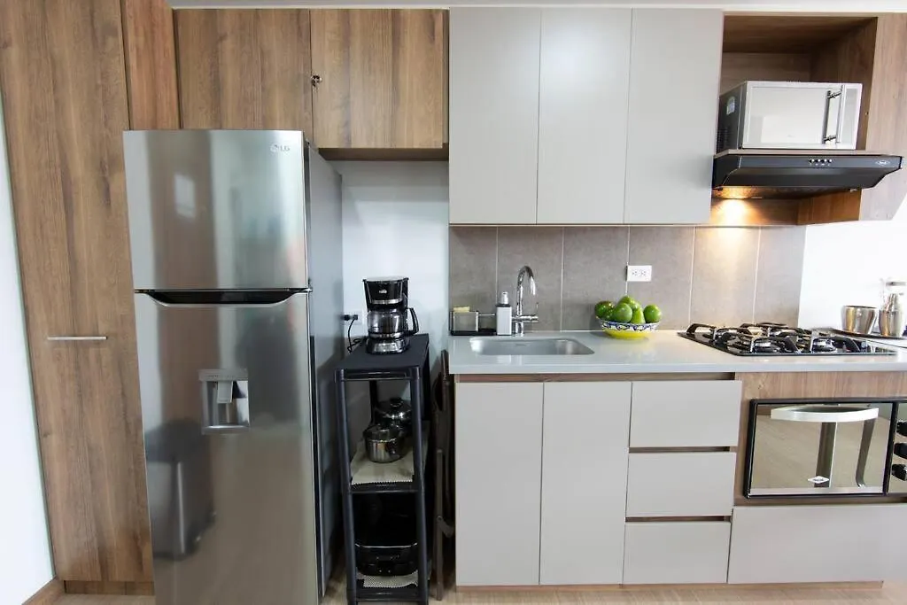 Tres33 #707 7Th Heaven-Views, King Bed, Wifi, Desk Apartment Medellin