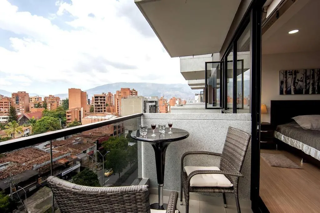 Tres33 #707 7Th Heaven-Views, King Bed, Wifi, Desk Apartment Medellin