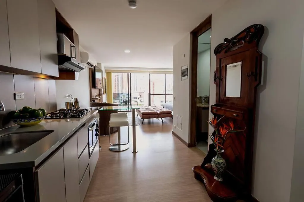 Tres33 #707 7Th Heaven-Views, King Bed, Wifi, Desk Apartment Medellin Colombia